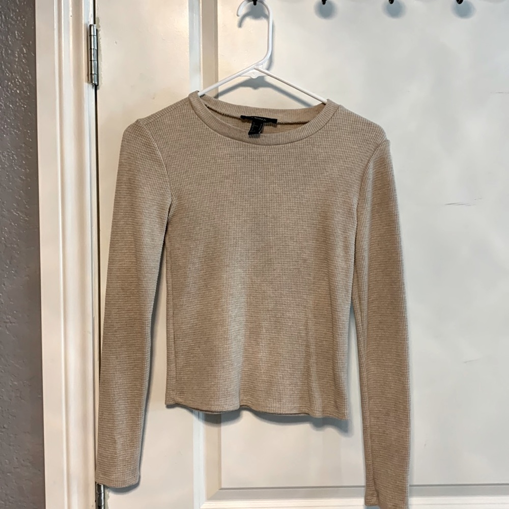 A nice fitting long sleeve shirt , super comfortable and stylish